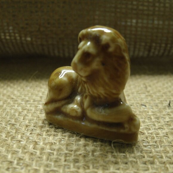 Vintage Wade Whimsies Lion Porcelain Figurine - Picture 8 of 12